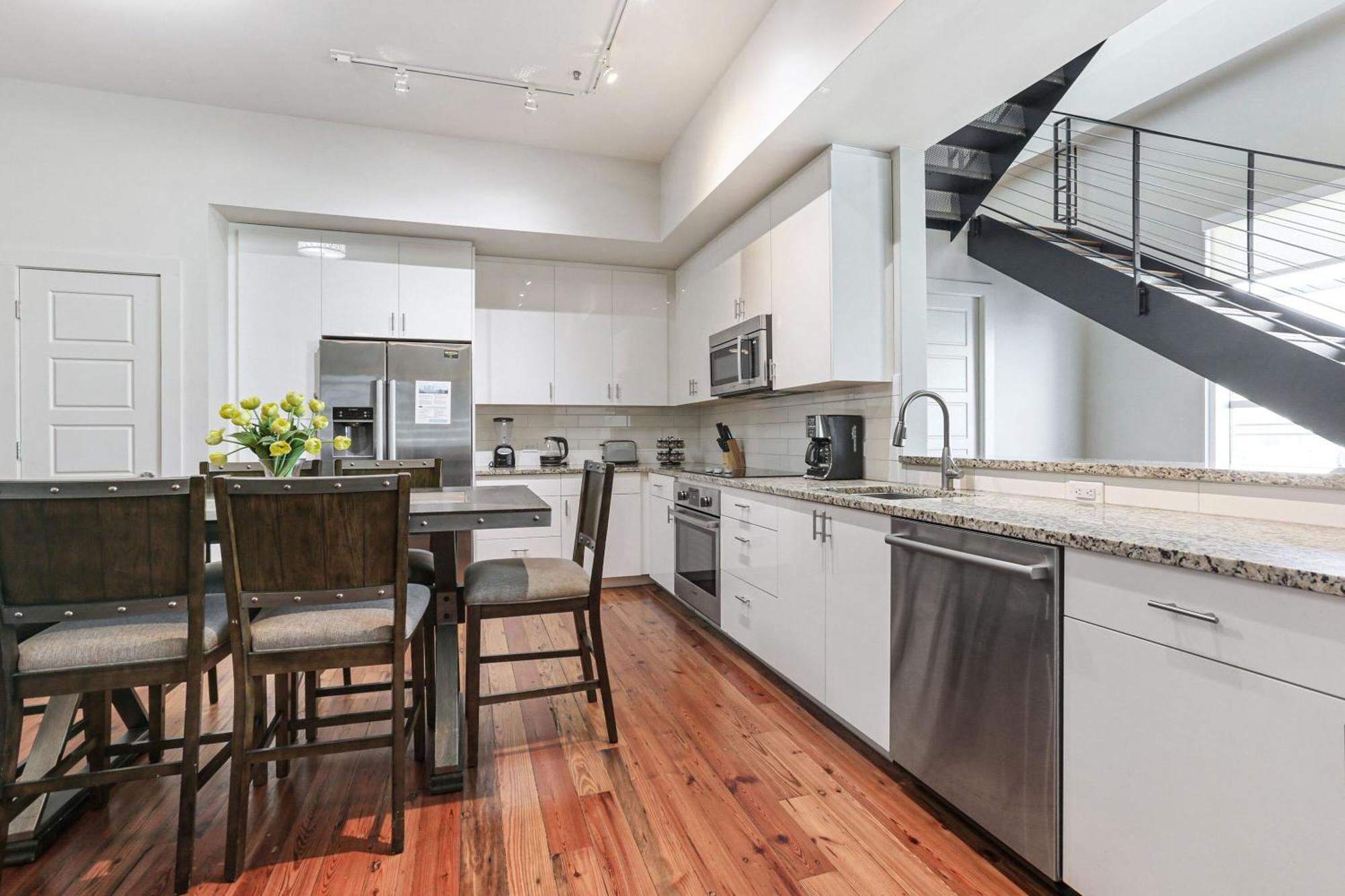 Upscale Condos And Penthouses Close To Canal And Bourbon St New Orleans Exteriér fotografie
