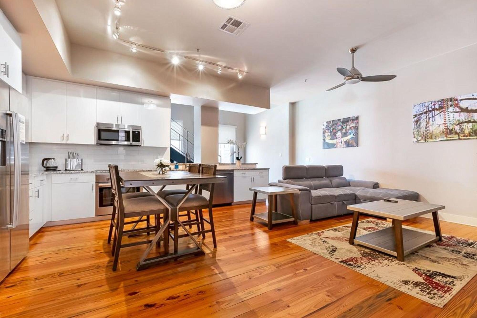Upscale Condos And Penthouses Close To Canal And Bourbon St New Orleans Exteriér fotografie