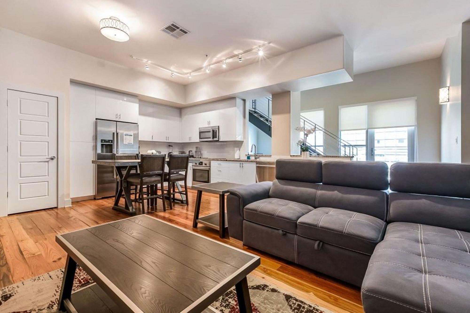Upscale Condos And Penthouses Close To Canal And Bourbon St New Orleans Exteriér fotografie