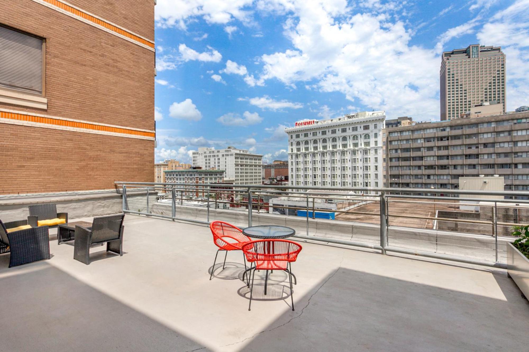 Upscale Condos And Penthouses Close To Canal And Bourbon St New Orleans Exteriér fotografie