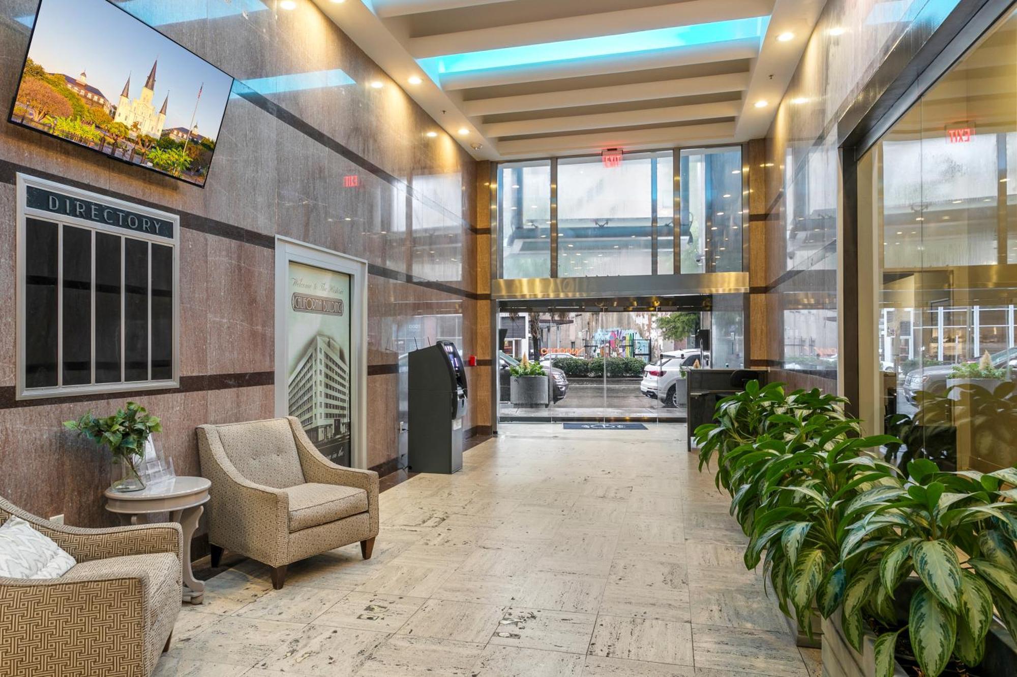 Upscale Condos And Penthouses Close To Canal And Bourbon St New Orleans Exteriér fotografie